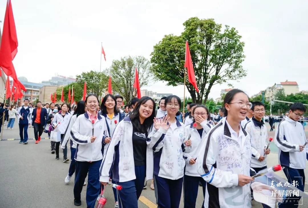 超燃！昆明这所重点高中为2021高考壮行，这些场面看哭了