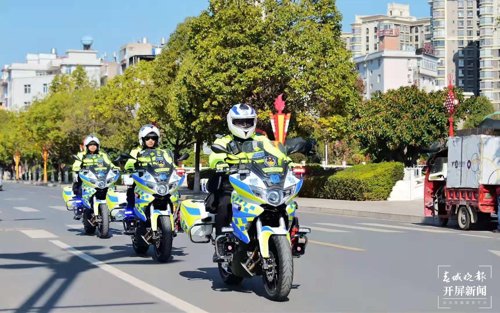 出动2万警力对学校开展680余次安全大检查 (2).jpg