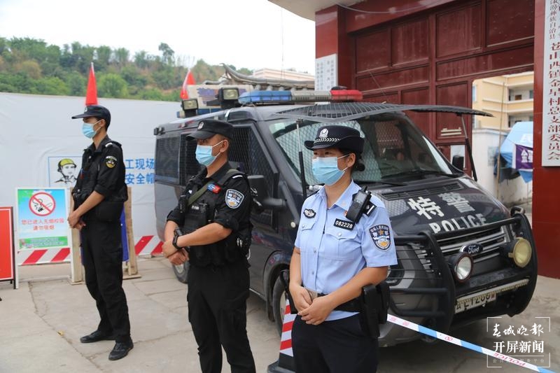 漾濞公安为震区高考护航(春城晚报-开屏新闻记者 秦蒙琳 通讯员 梁丽芬 宋金友 摄)