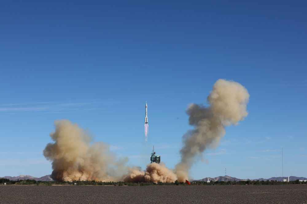 探索浩瀚宇宙 迈向航天强国——神舟十二号载人飞船飞天全景扫描