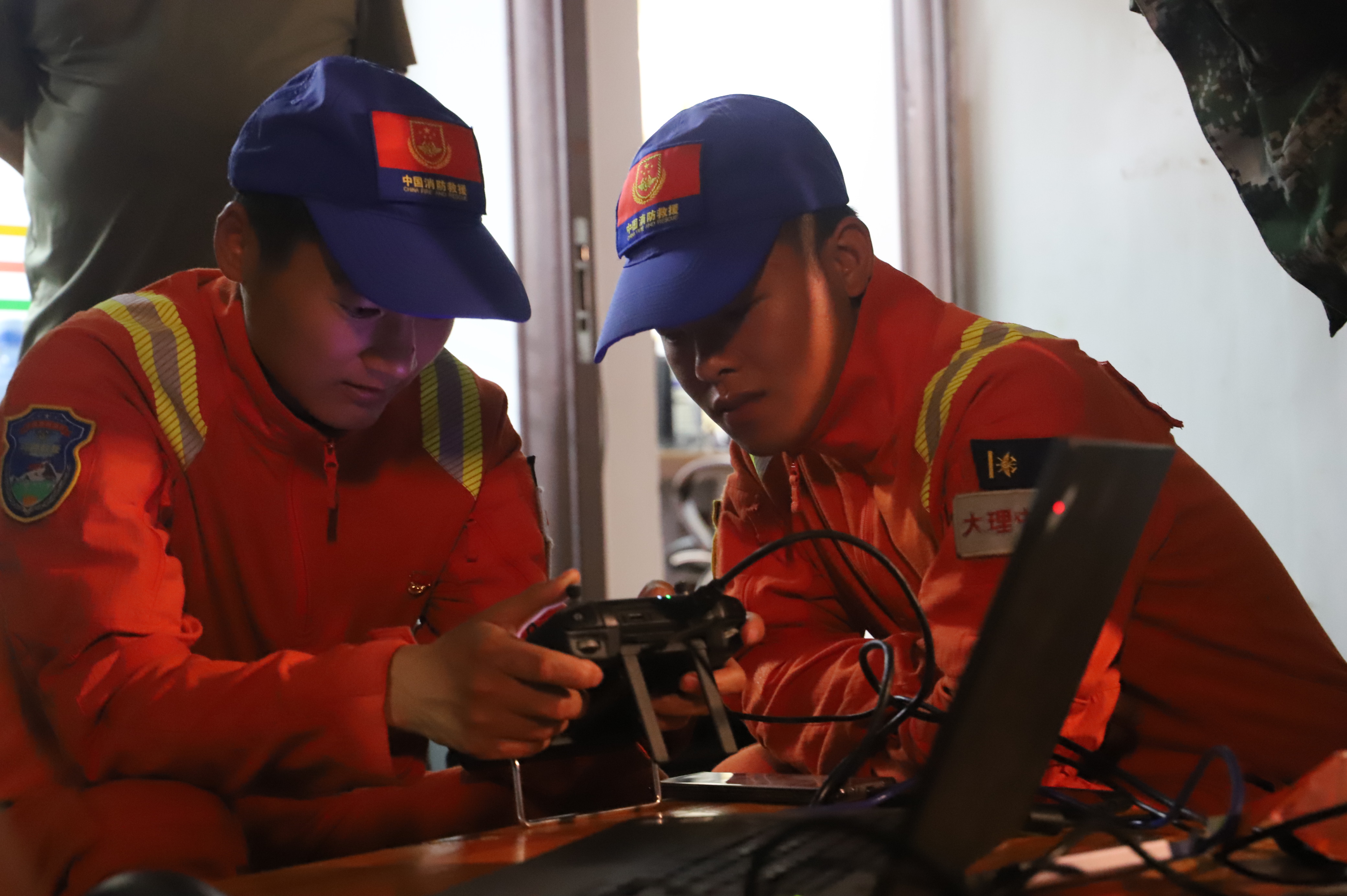 象群持续向东南方向迁移,独象距离象群53.2公里(云南省森林消防总队供图)