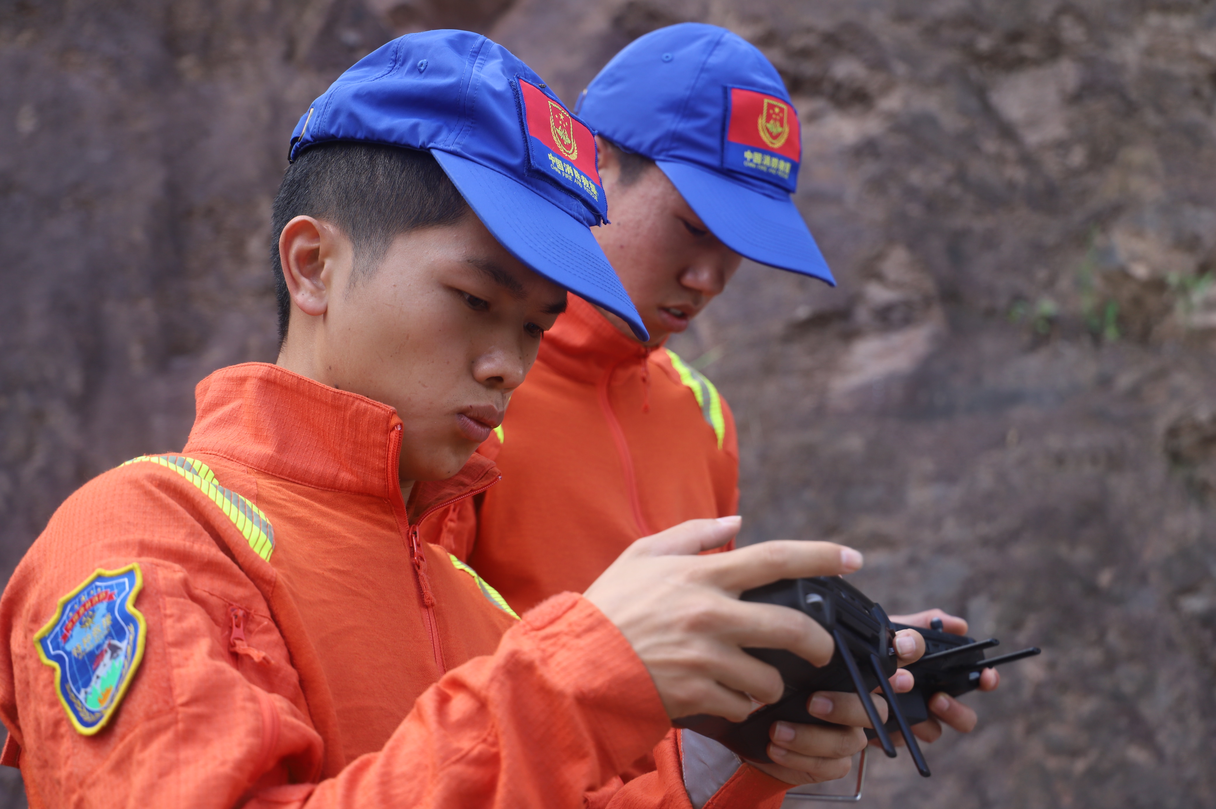 象群向西南方向移动12.2公里，独象距象群60.1公里（云南森林消防供图）