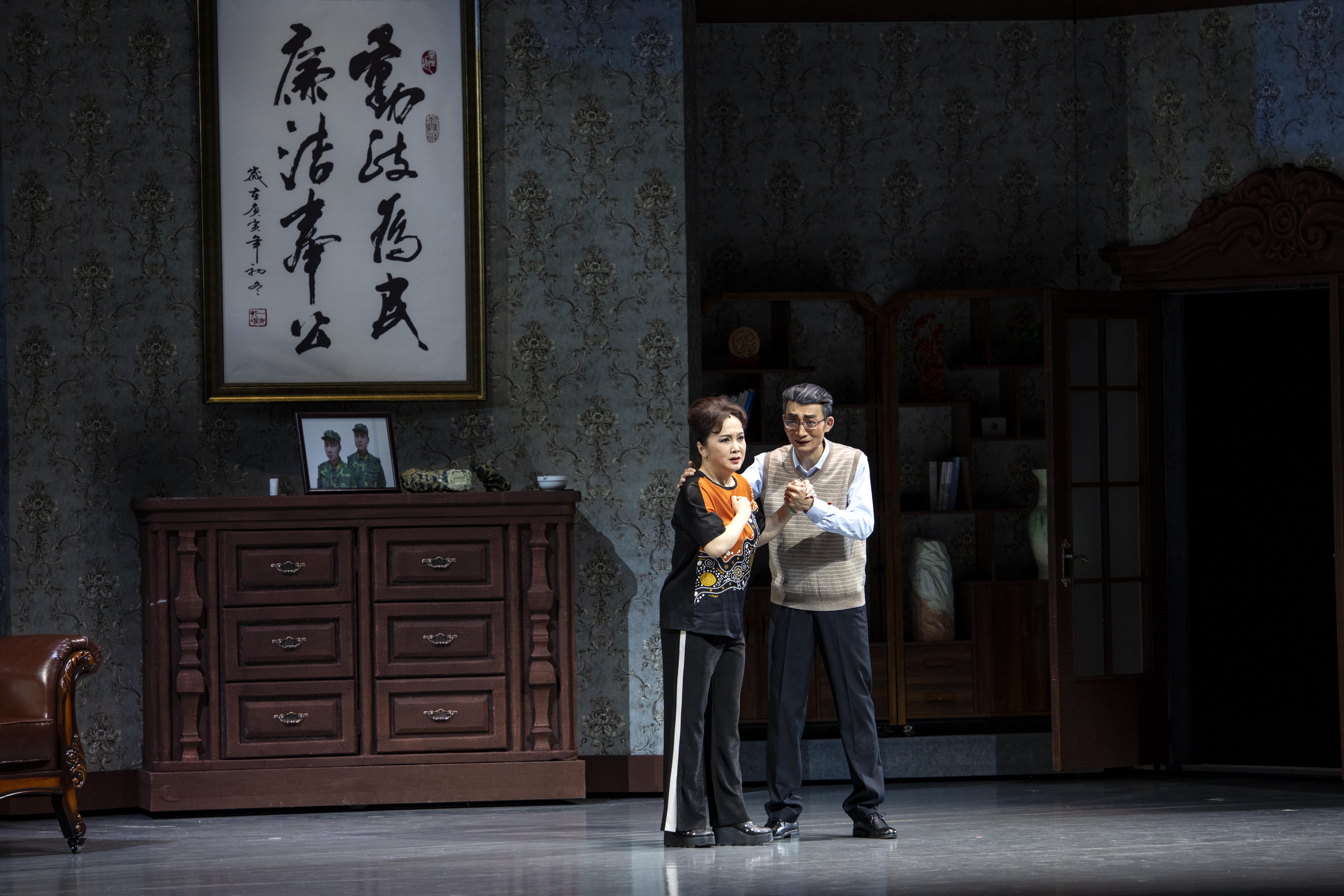 《一夜乾坤》剧照 (7).jpg