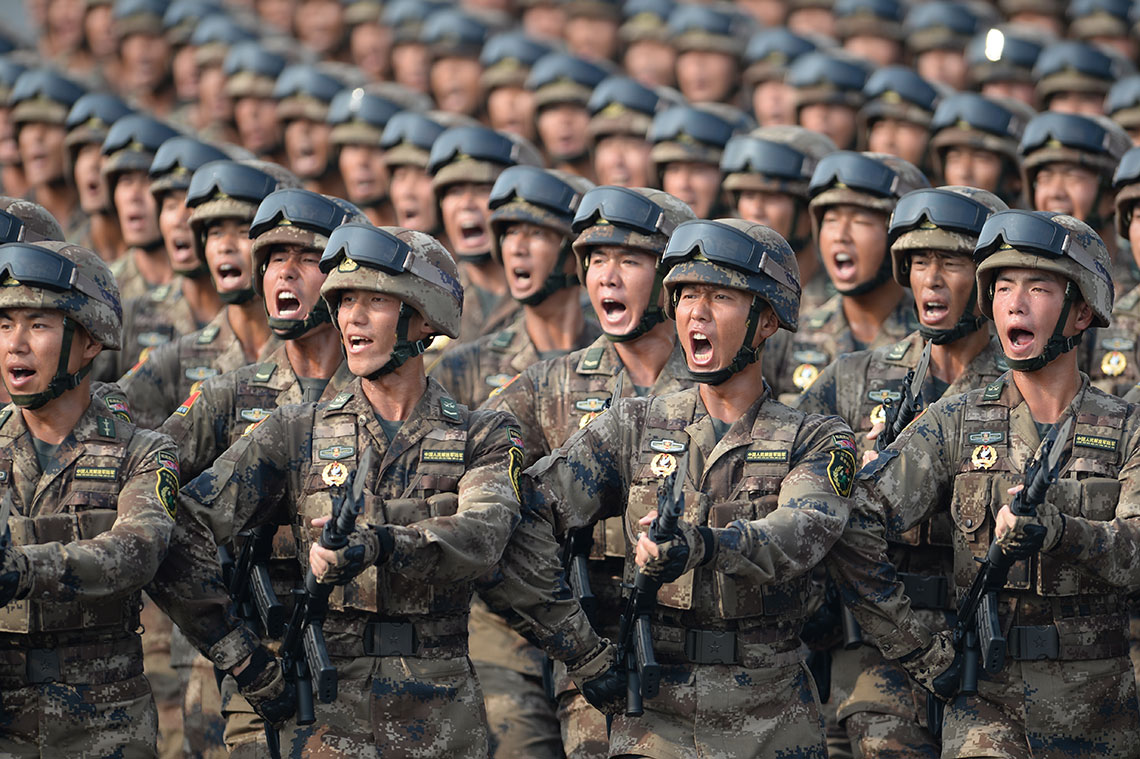 解放军报刊发解辛平文章：风展红旗起新航