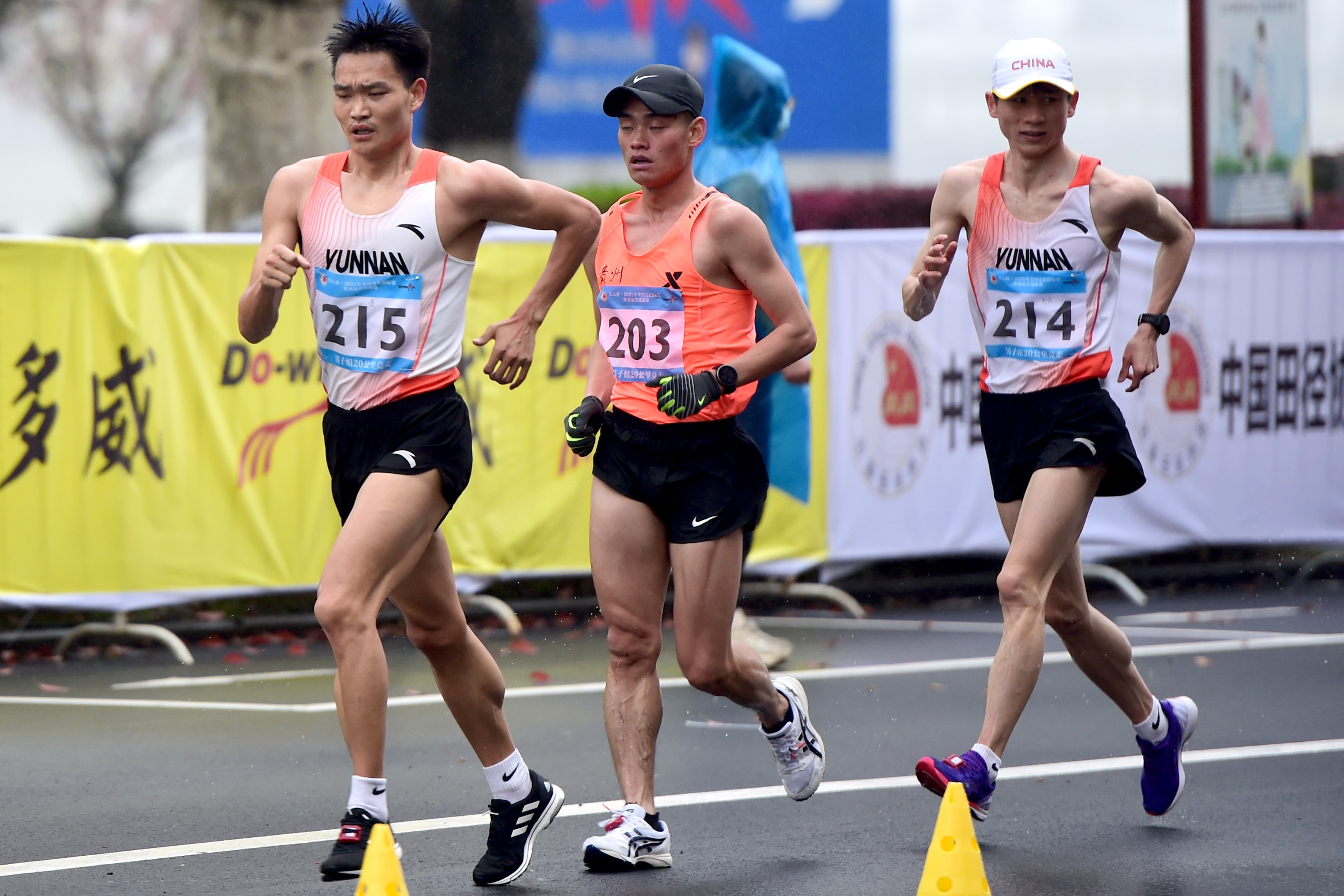 蔡泽林（左）和张俊（右）新华社记者 黄博涵 摄