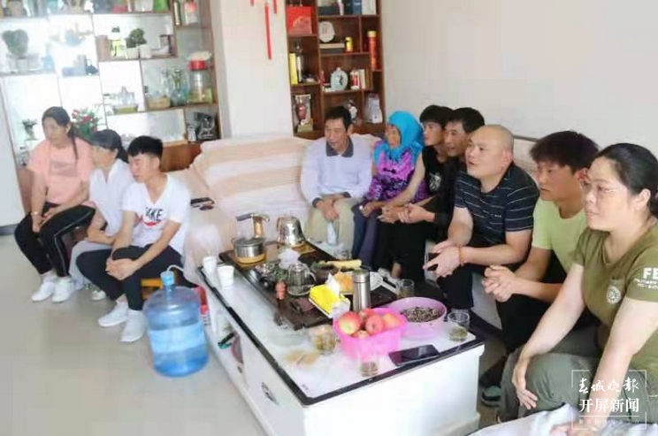 云南运动员蔡泽林、张俊竞走东京20公里 春城晚报-开屏新闻记者 蒋琼波 通讯员 刘光信 查朝云 摄影报道