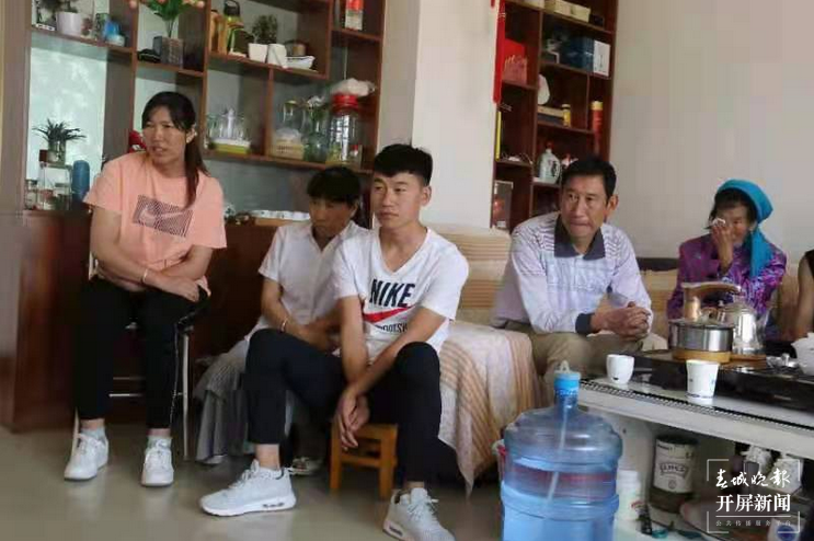 云南运动员蔡泽林、张俊竞走东京20公里 春城晚报-开屏新闻记者 蒋琼波 通讯员 刘光信 查朝云 摄影报道