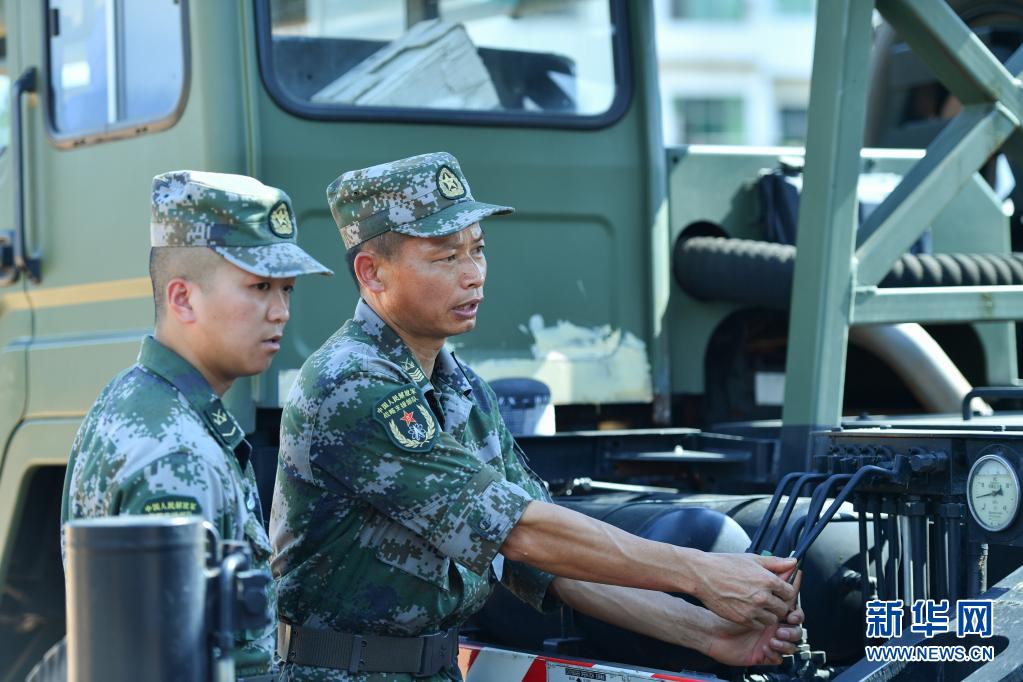 最美新时代革命军人｜高玉华：山间有磐石 久琢玉自华2.jpg