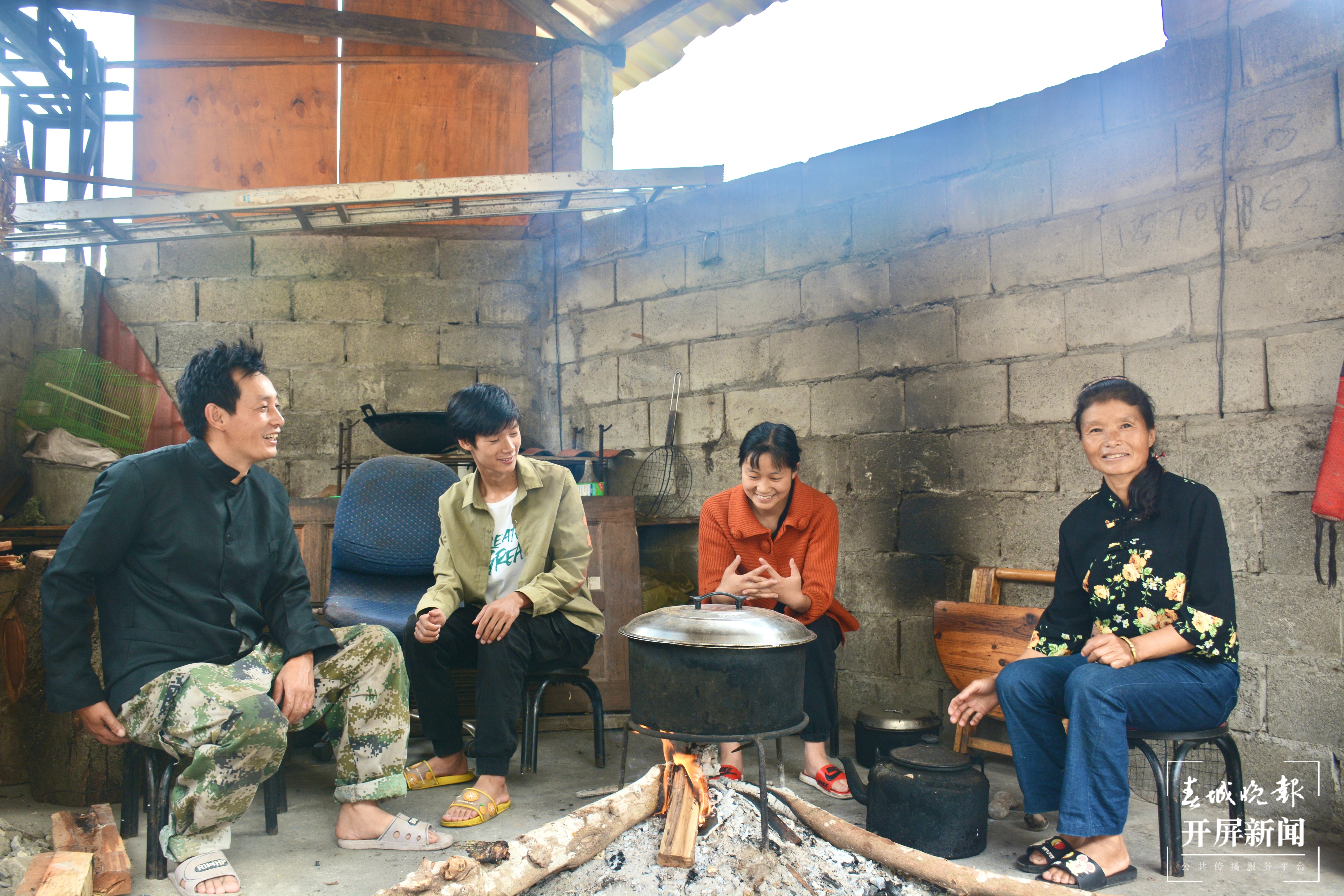 友发生一家的幸福生活 赵丽槐摄.JPG