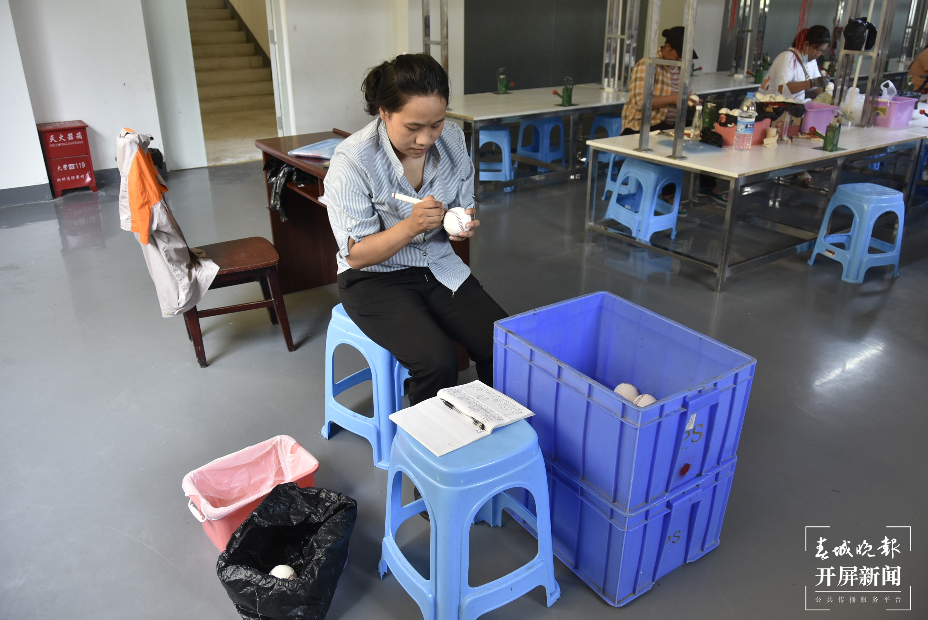 【民族团结进步看怒江】和谐社区：搬出大山到城里安居致富 各族居民奏响团结和谐乐章