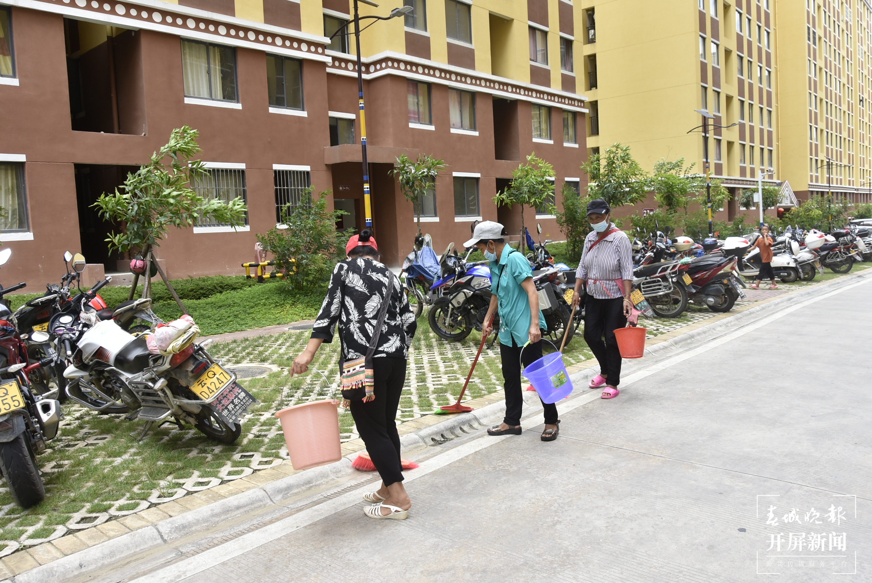 【民族团结进步看怒江】和谐社区：搬出大山到城里安居致富 各族居民奏响团结和谐乐章