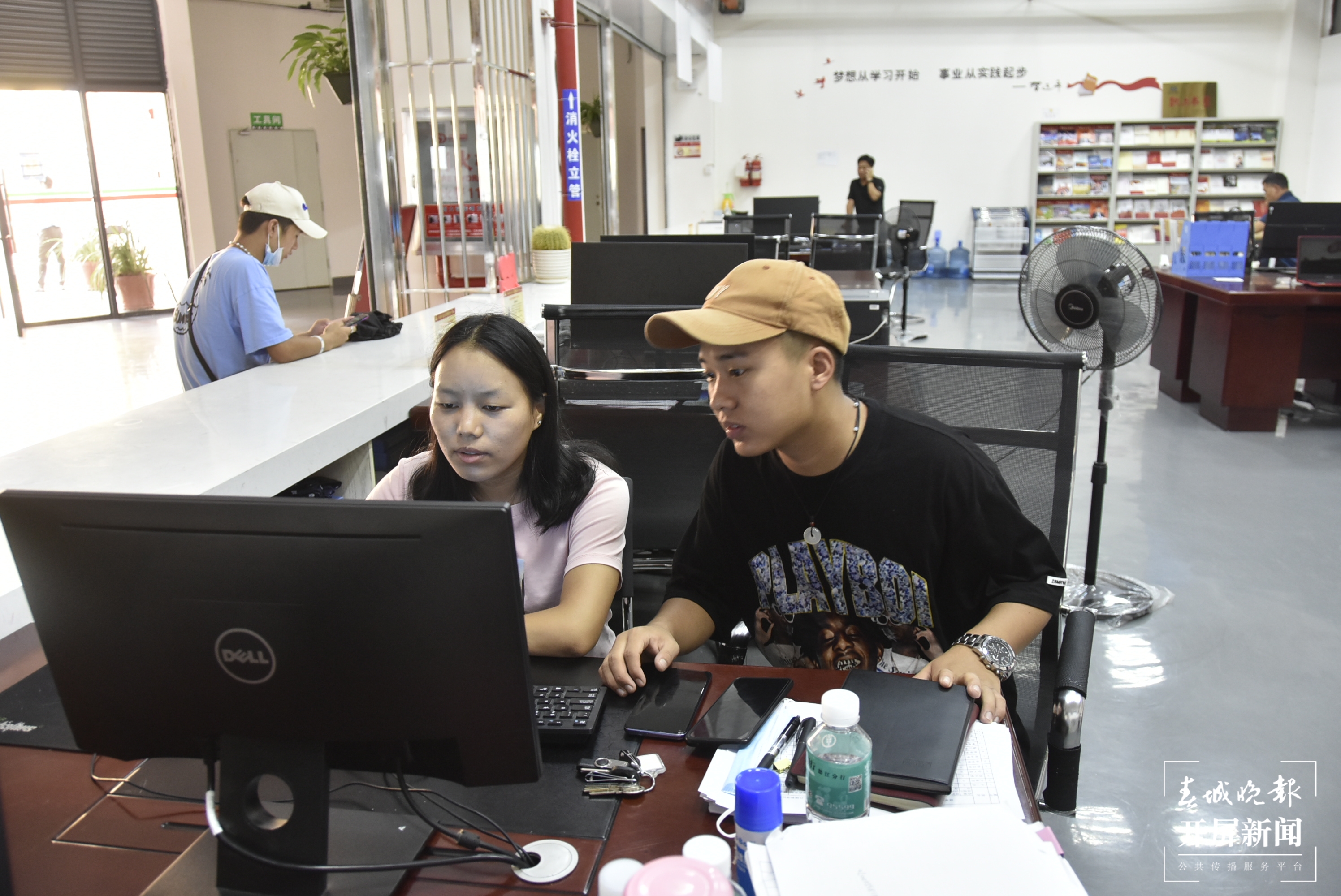 【民族团结进步看怒江】和谐社区：搬出大山到城里安居致富 各族居民奏响团结和谐乐章