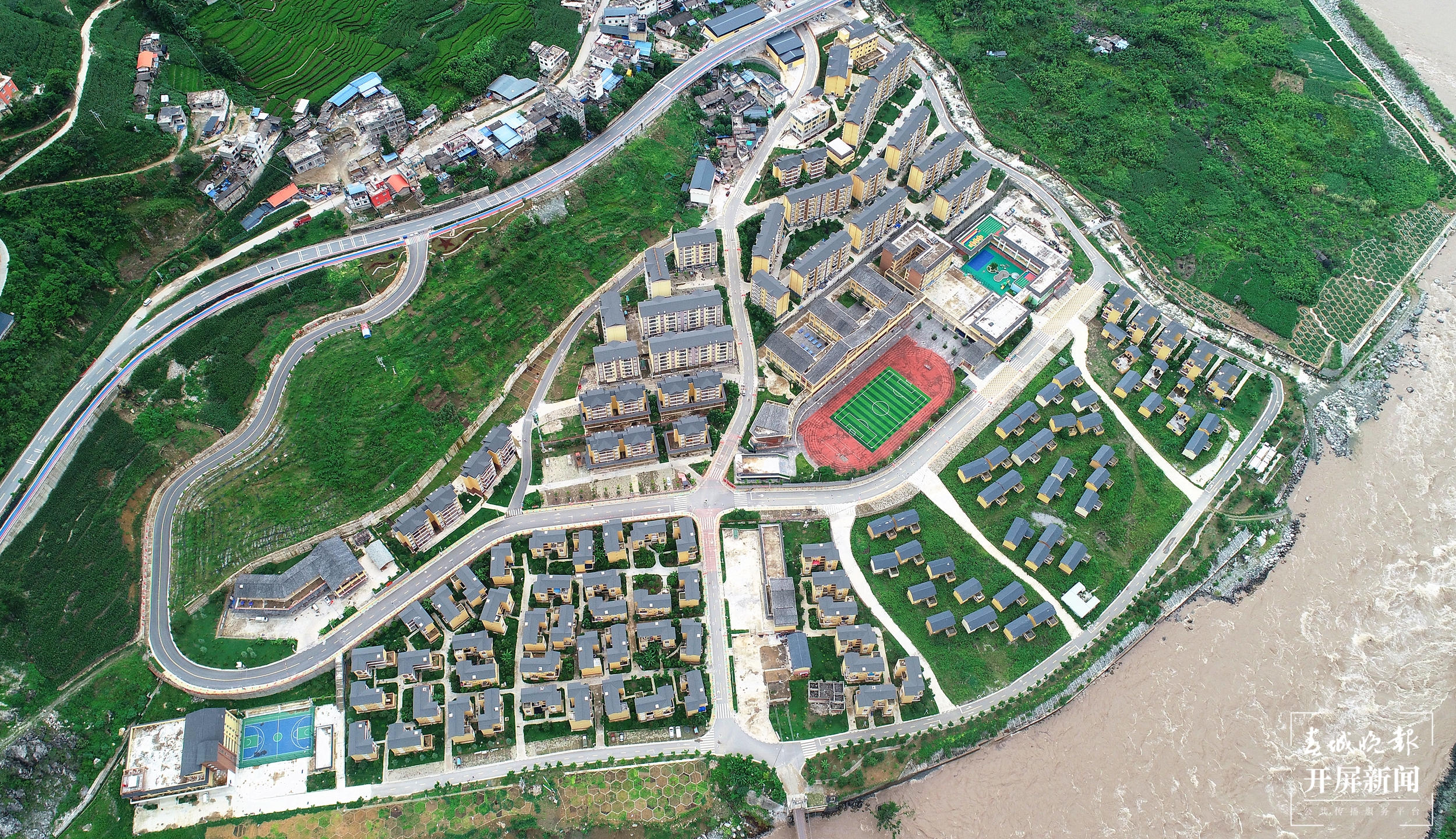 【民族团结进步看怒江】方寸间“微菜园”，社区里“大民生”