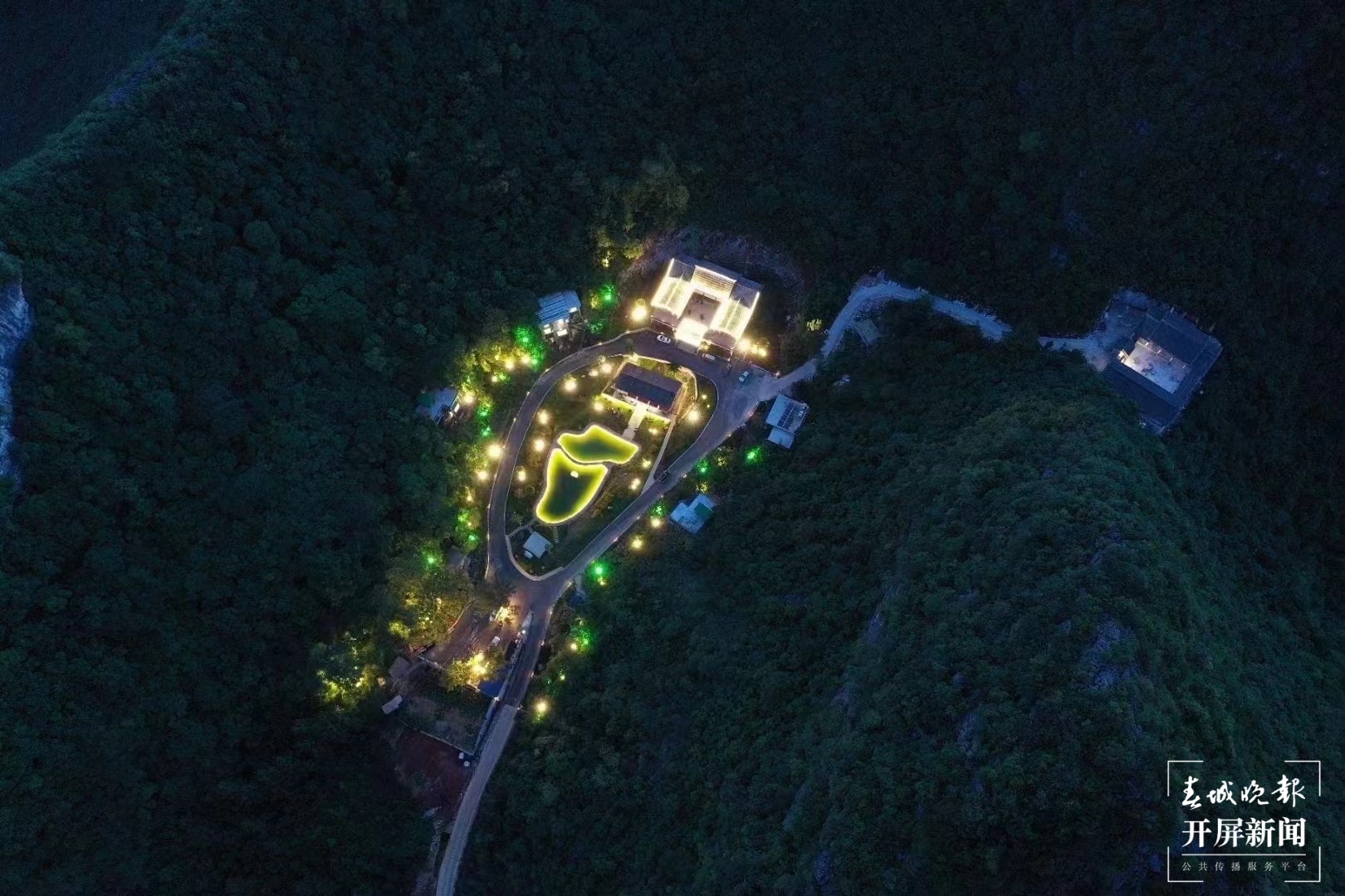 住在半山 走入秘境3.jpg