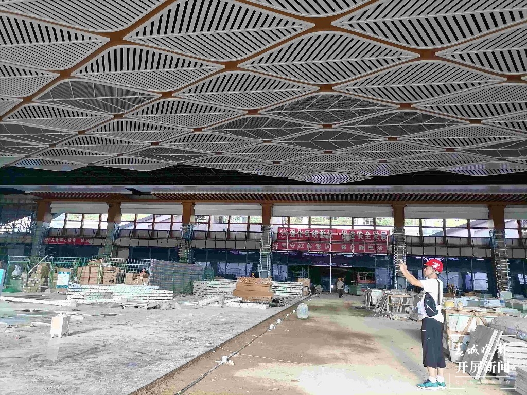 宁洱：火车站即将全面完工3.jpg