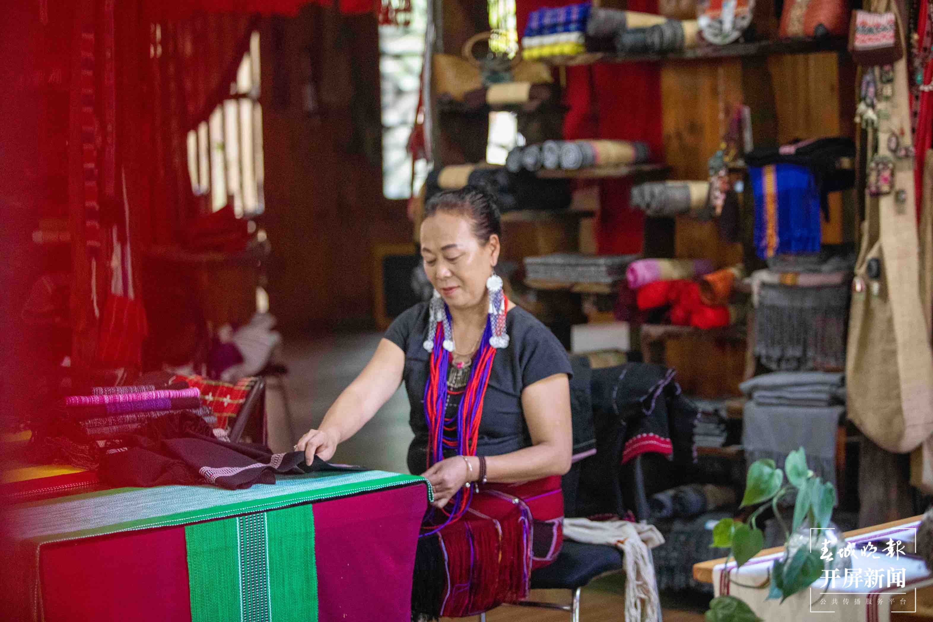 新征程上的普洱实践 | 李宪兰:让非遗活起来、传下去、走得远