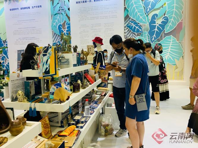 第十七届深圳文博会开幕 云南展区绚丽登场