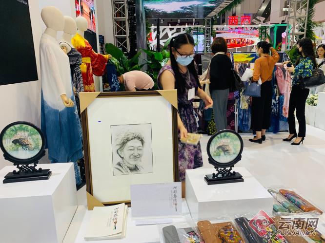 第十七届深圳文博会开幕 云南展区绚丽登场