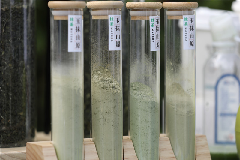 《云南日报》整版聚焦文山 见证筑梦边疆展新姿12.jpg