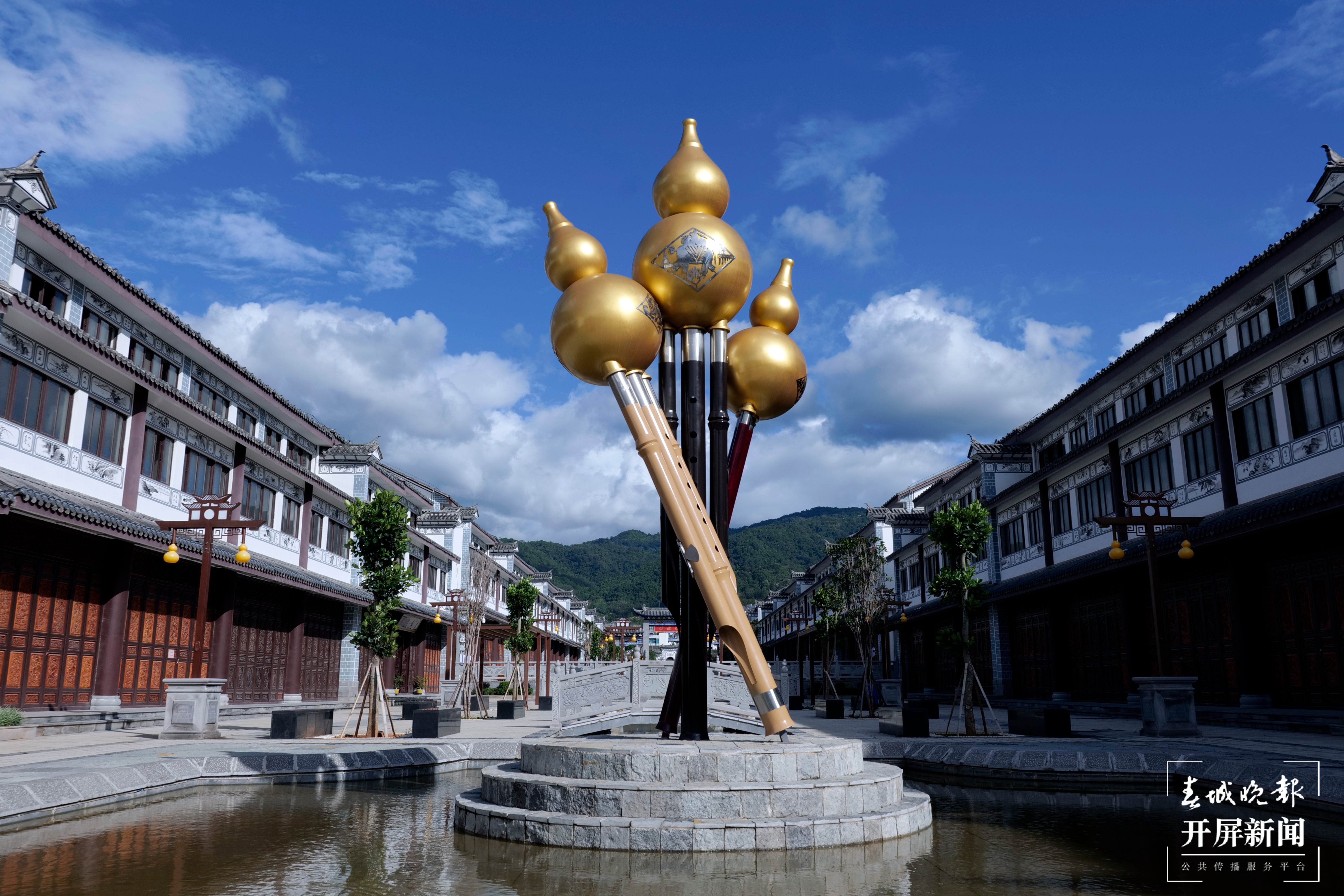 南甸步行街 (摄影：何成江).jpg