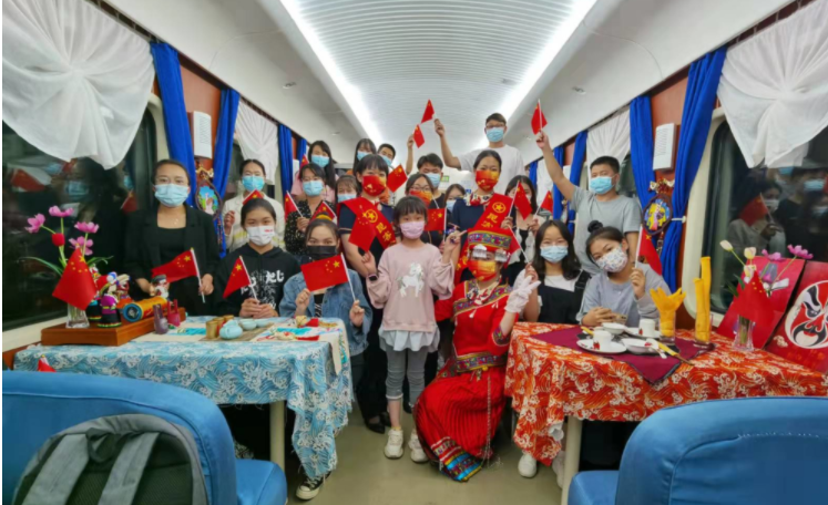 国庆首日 云南铁路预计发送旅客34万人次（供图）