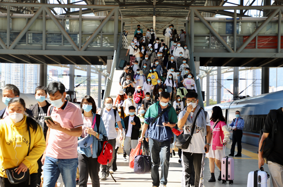 省内热门地区车票充足！10月3日云南铁路预计发送旅客20万人次 中国铁路昆明局集团供图