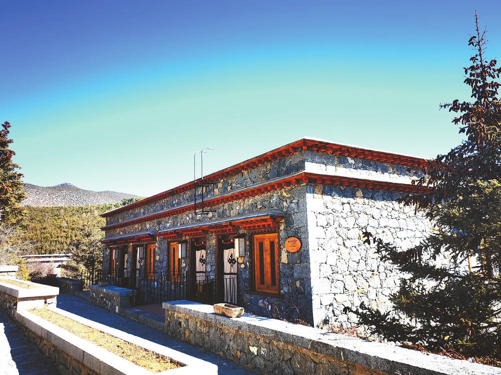 松赞酒店 (春城晚报-开屏新闻记者 刘文波 摄)