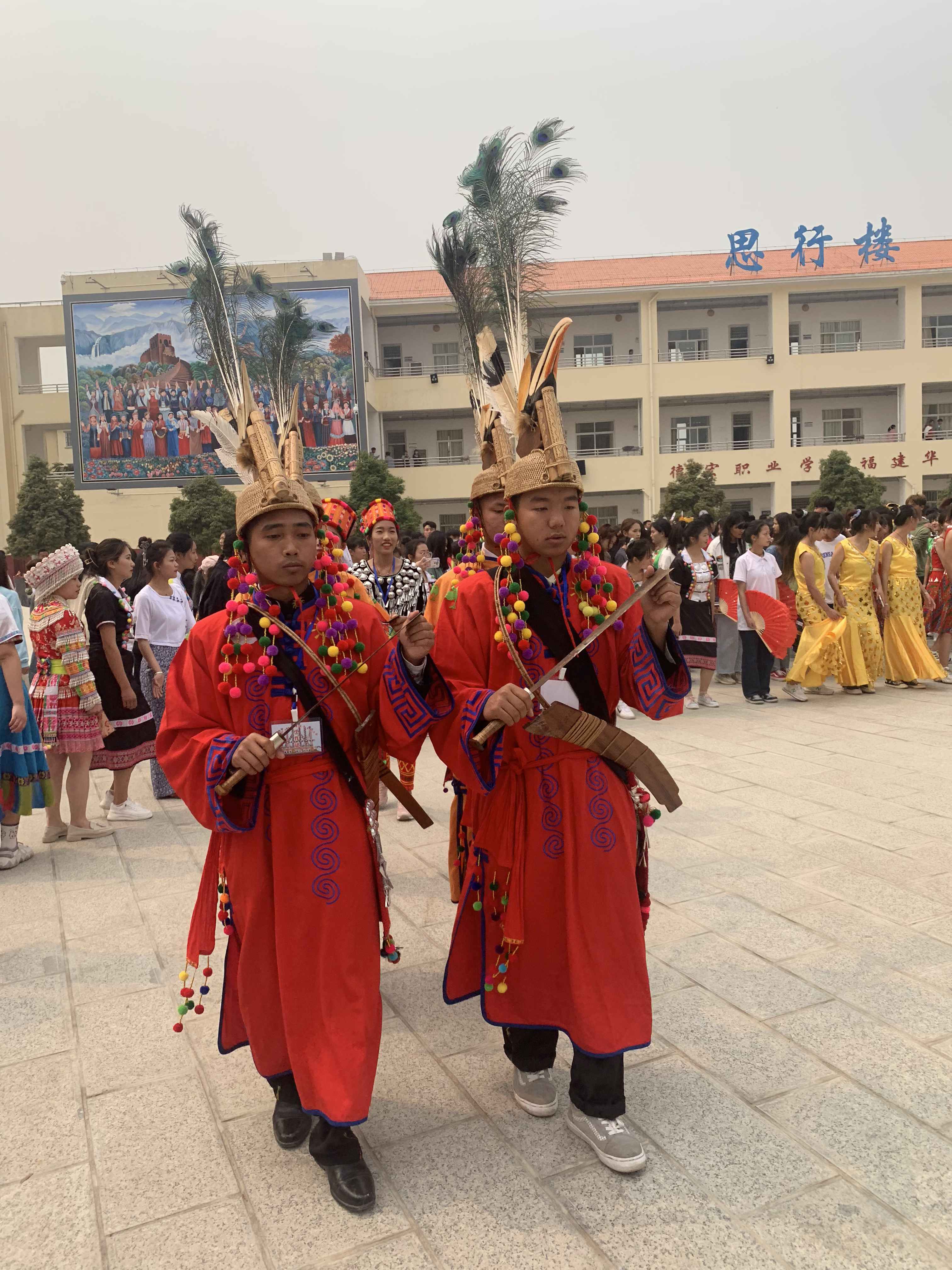 【民族团结进步看德宏】顶流： 德宏民族团结月绽光放彩