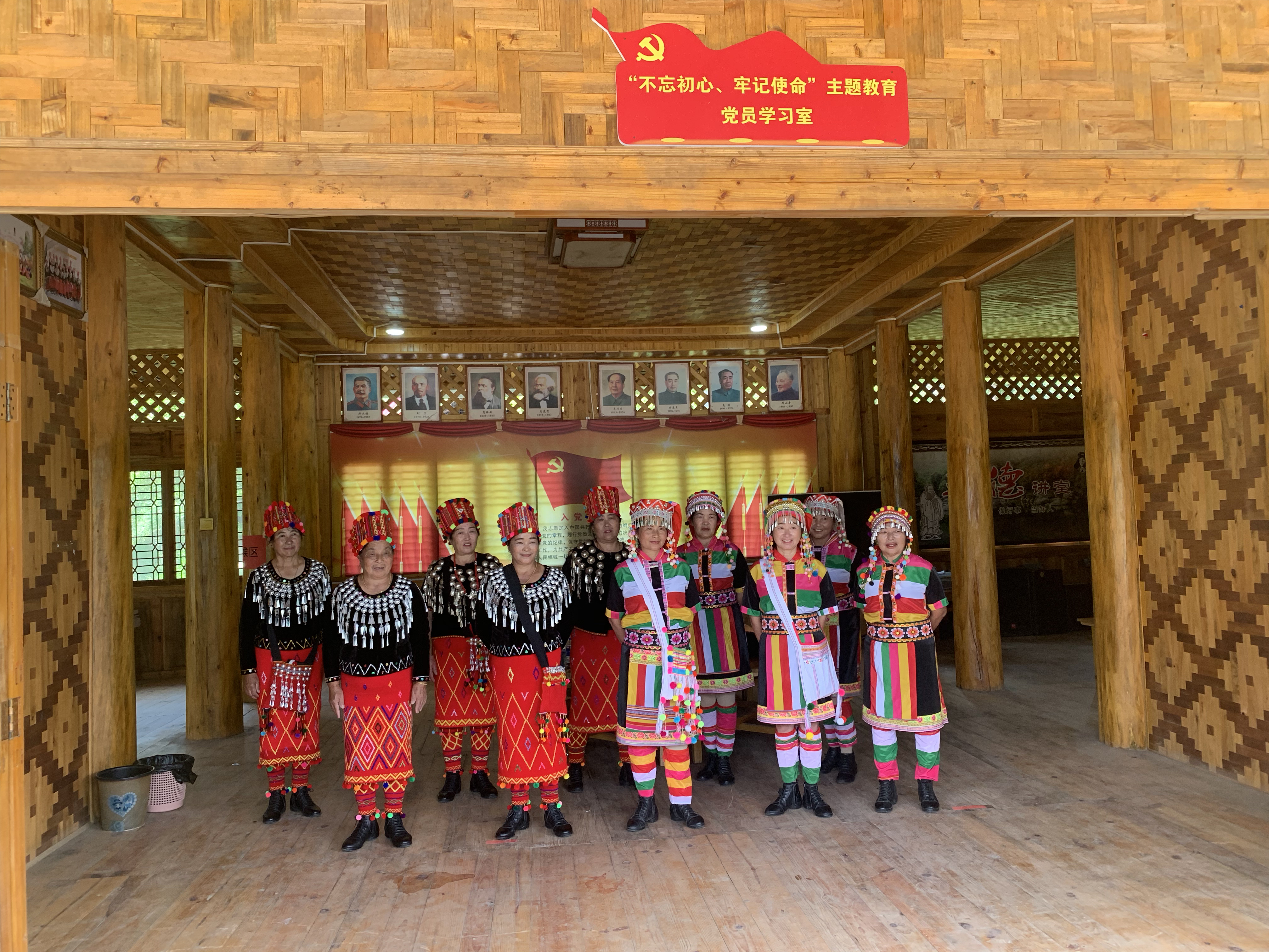 【民族团结进步看德宏】顶流： 德宏民族团结月绽光放彩