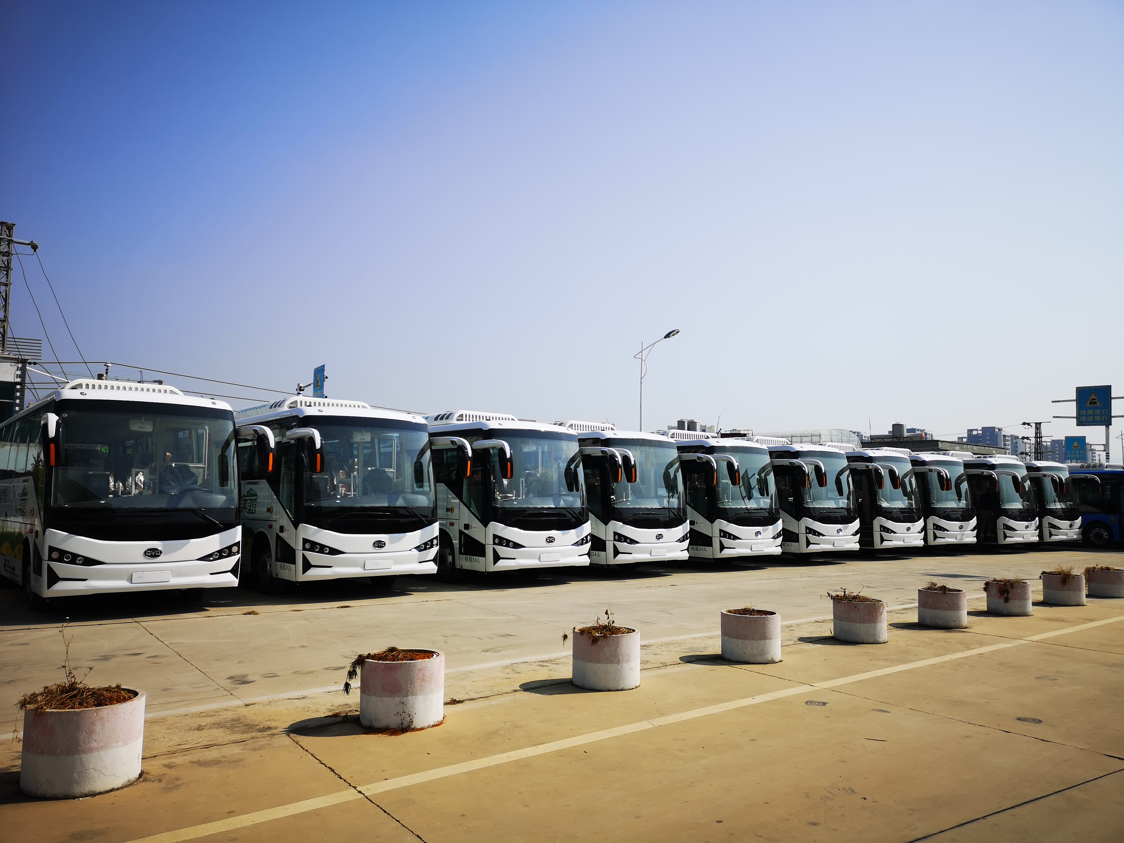 个旧：路畅产业兴 生活大不同5.jpg