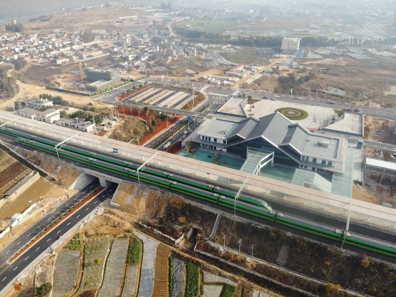 个旧：路畅产业兴 生活大不同6.png