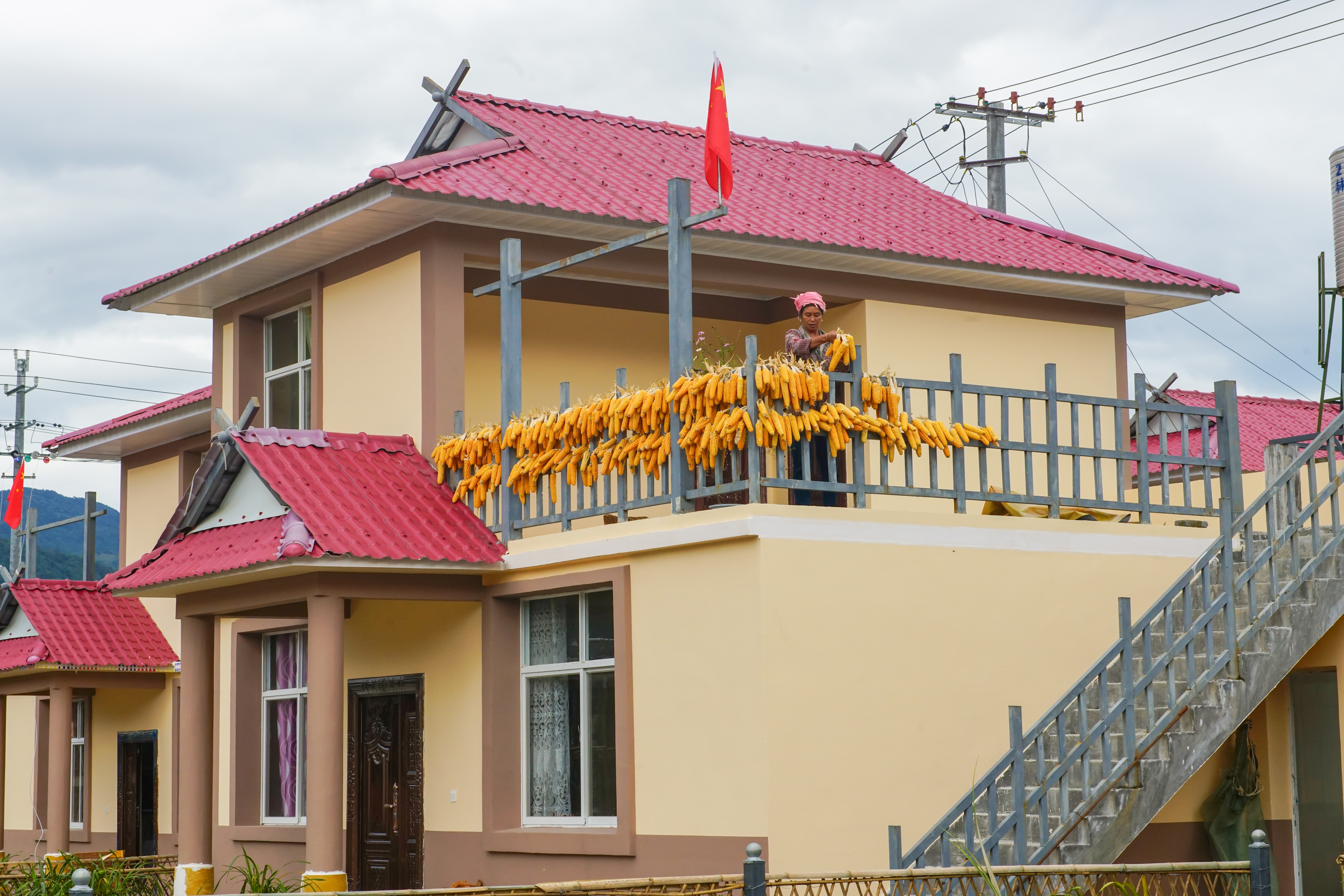 盈江苏典乡 五朵“团结花” 绘就幸福新画卷10.jpg