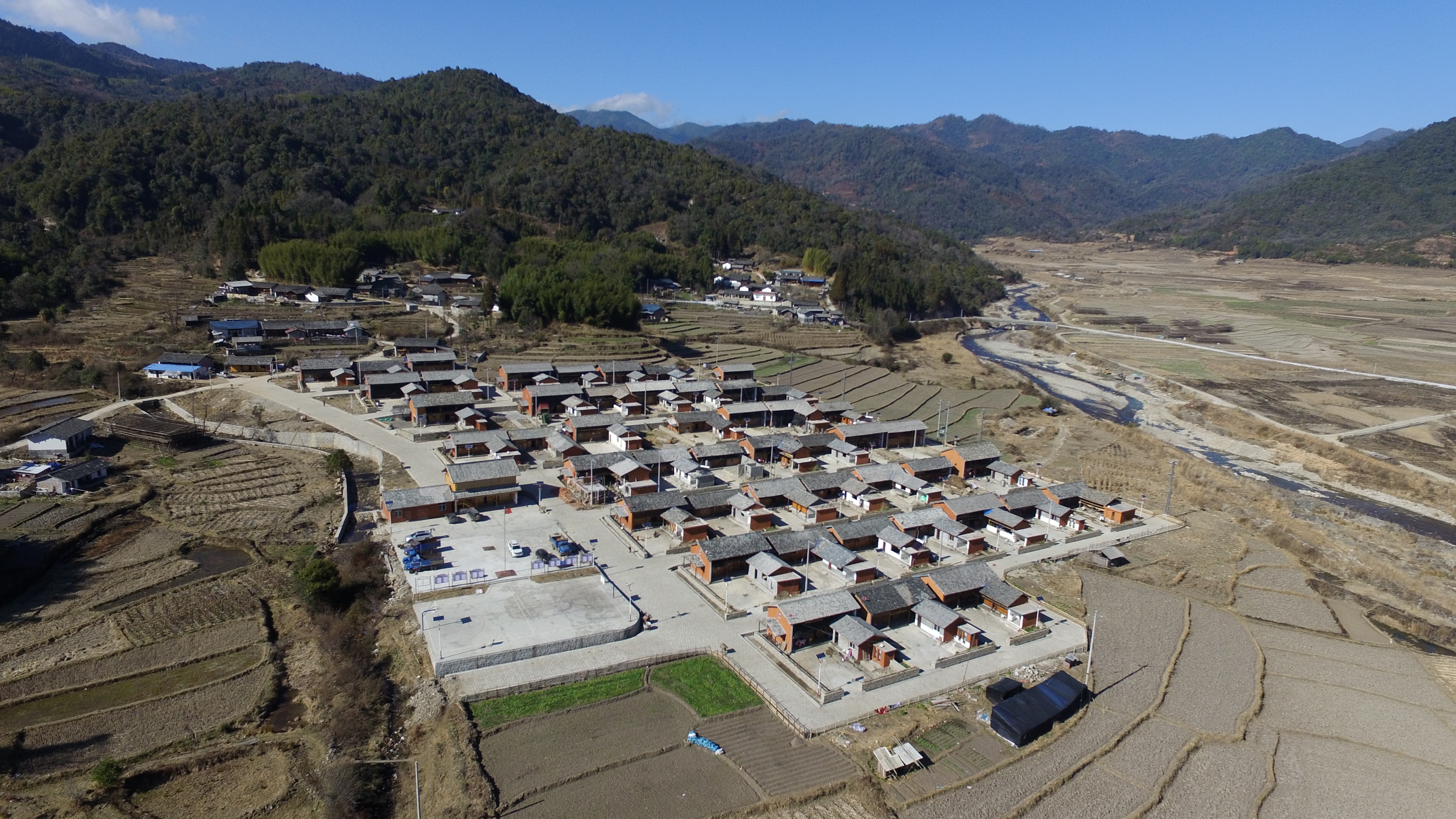 盈江苏典乡 五朵“团结花” 绘就幸福新画卷12.jpg