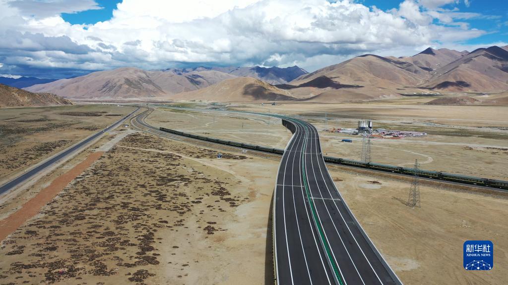 新思想引领新征程·时代答卷丨再闯新路看西部 接续奋斗开新局