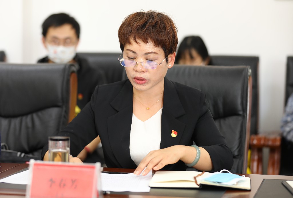 “开放包容 行稳致远”全媒体采访座谈会2.jpg