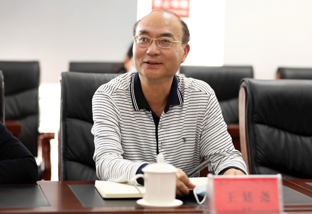 “开放包容 行稳致远”全媒体采访座谈会1.jpg