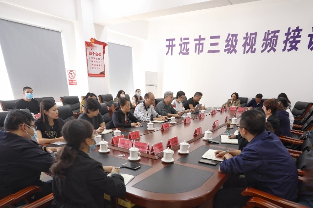 “开放包容 行稳致远”全媒体采访座谈会3.jpg