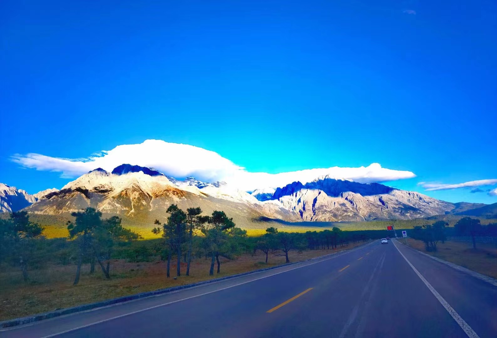 丽江玉龙雪山（图片由@赵子荣 提供）