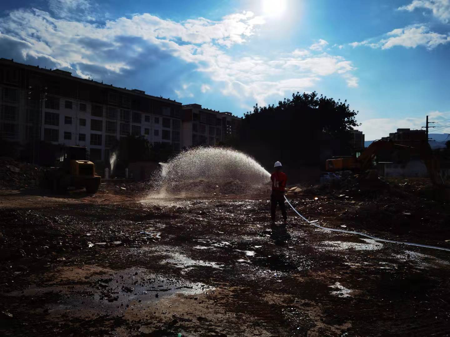 【开放包容 行稳致远】开远:文明施工助力文明创建