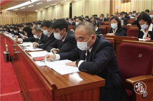 振奋人心！全省各地干部群众收听收看云南省第十一次党代会直播（图自云报客户端）