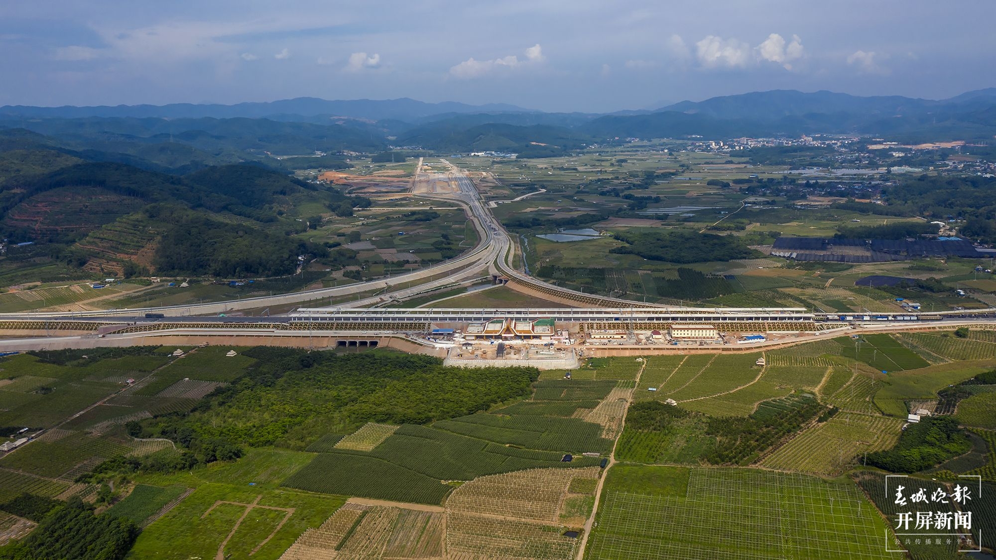 中老铁路——野象谷车站（春城晚报-开屏新闻记者 孙江荭 通讯员 张伟明 丁文通 陈畅 摄）