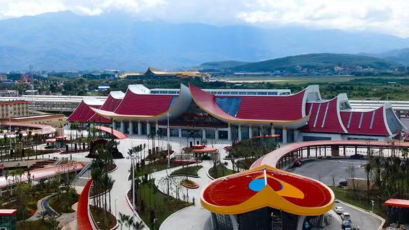 华侨城打造高颜值西双版纳站站前广场（供图）