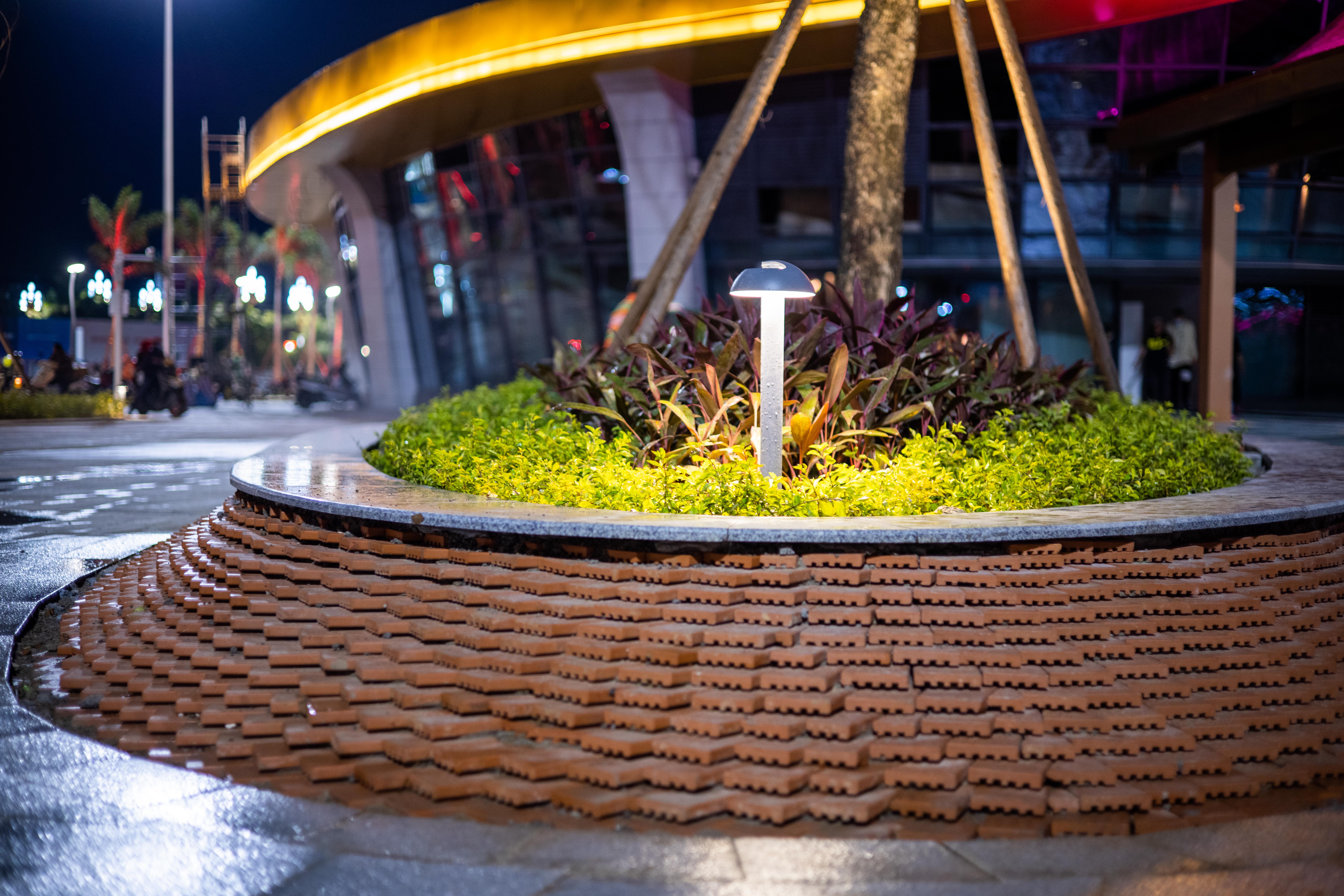 华侨城打造高颜值西双版纳站站前广场（供图）