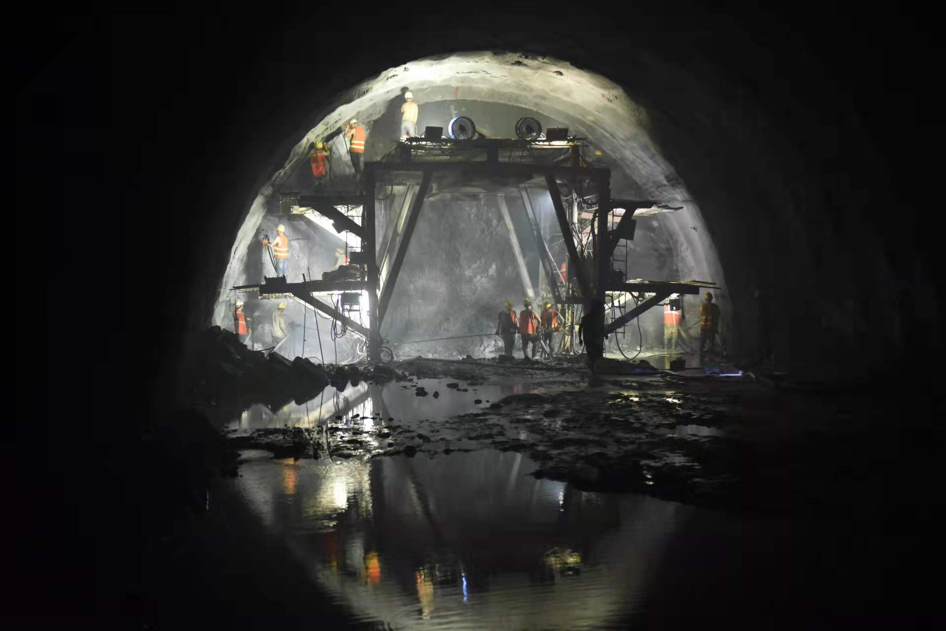 走近中老铁路建设细节（供图）