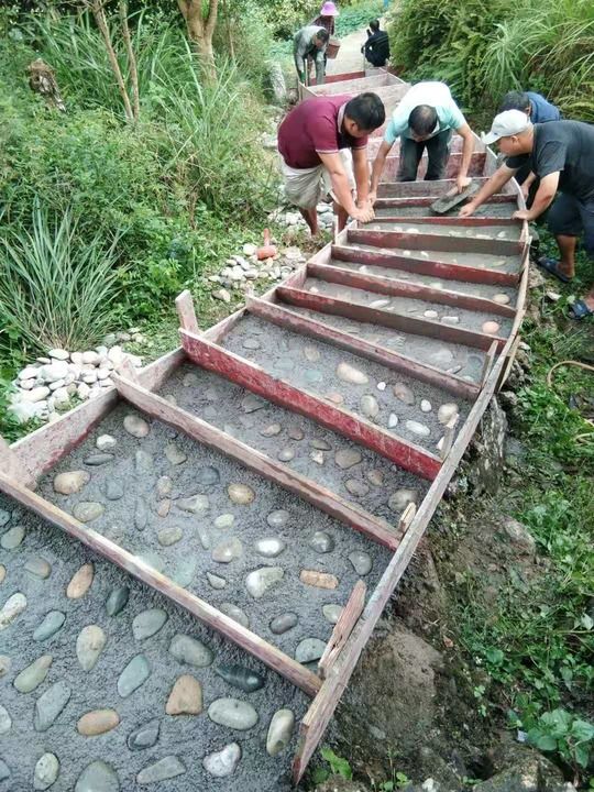 社会主义民主的生动实践——各地学习贯彻六中全会精神推进全过程人民民主