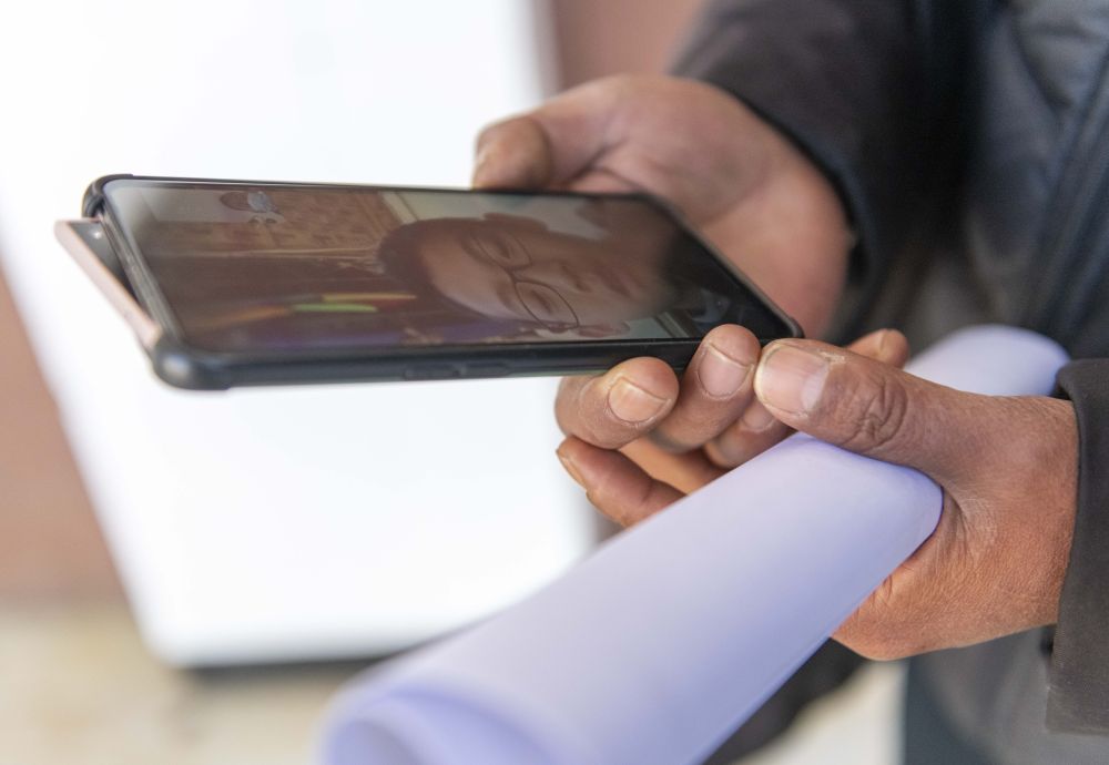 云南宁蒗震中:多措并举备开学(来源 新华视界)