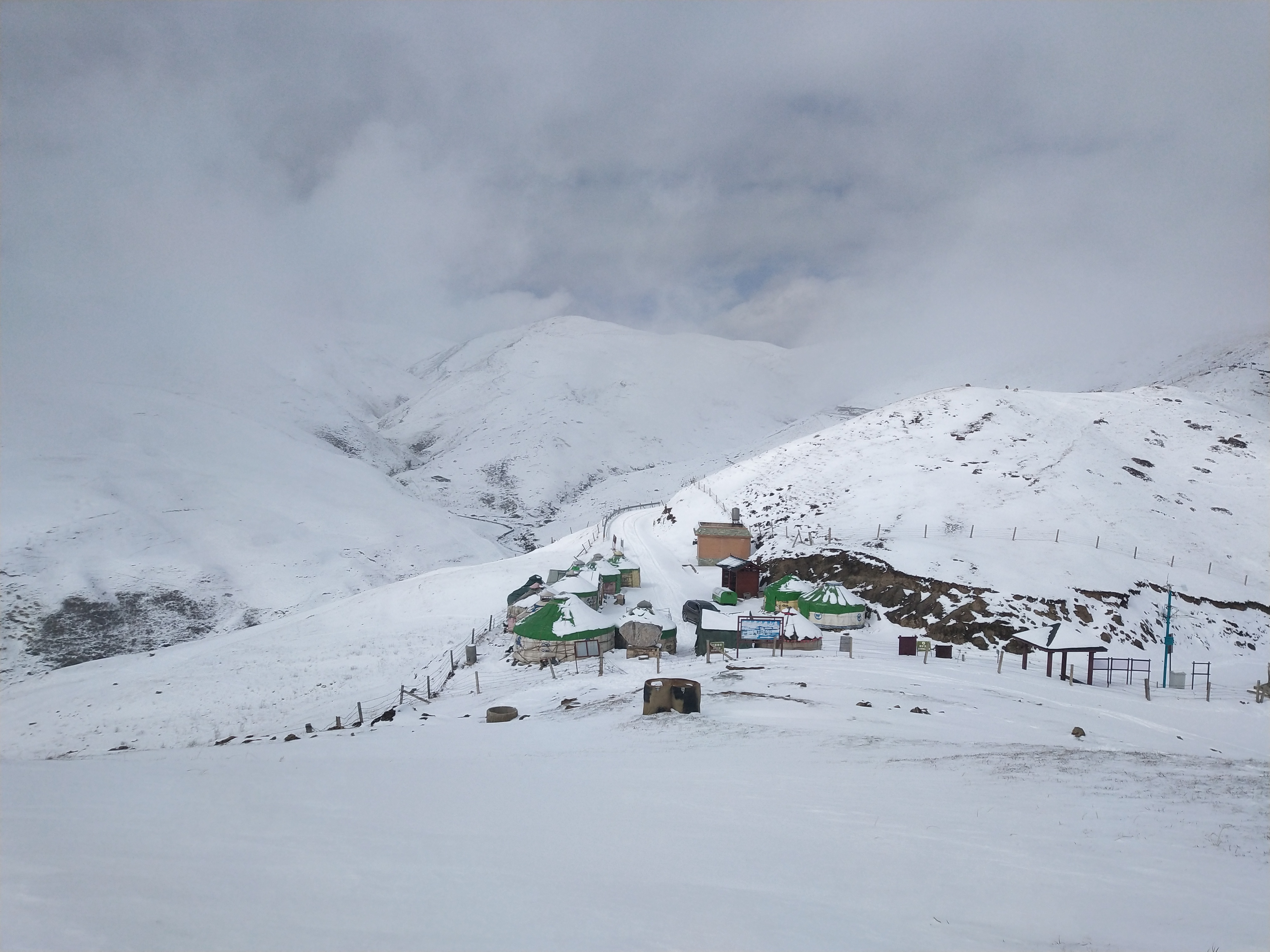 会泽大海草山滑雪场（开屏新闻记者 蒋琼波 通讯员 刘光信 摄）