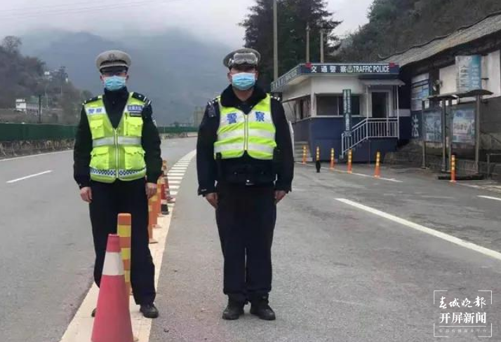 “双警”家庭的春节，有一种浪漫叫“你坚守在路的这一头，我坚守那一头”  供图 