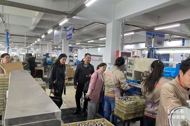 春节期间送温暖！云南开展稳岗服务52.01万人  云南省人力资源和社会保障厅、云南省就业局供图