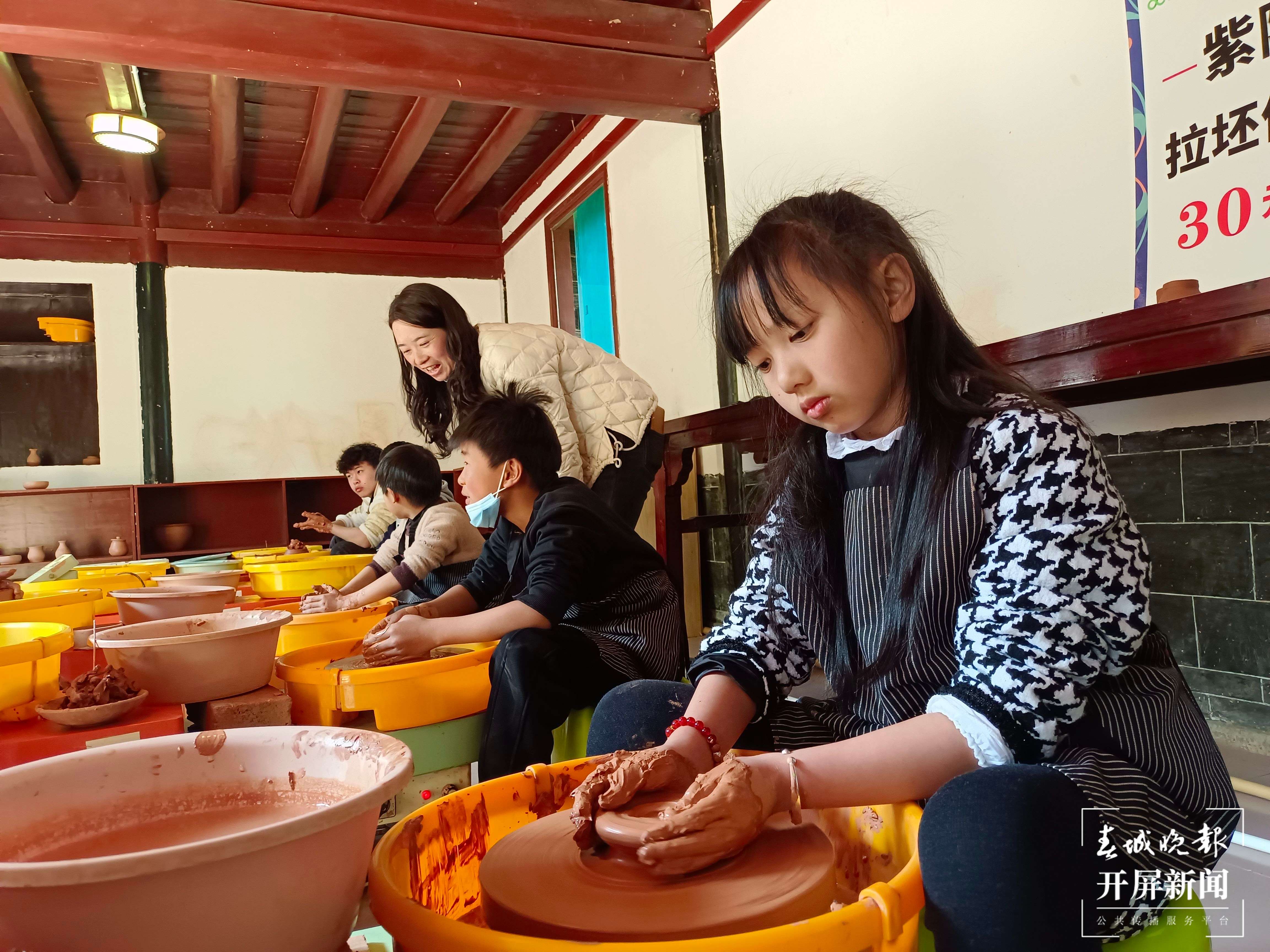 【最美乡愁话建水】良好家风“浸”古城